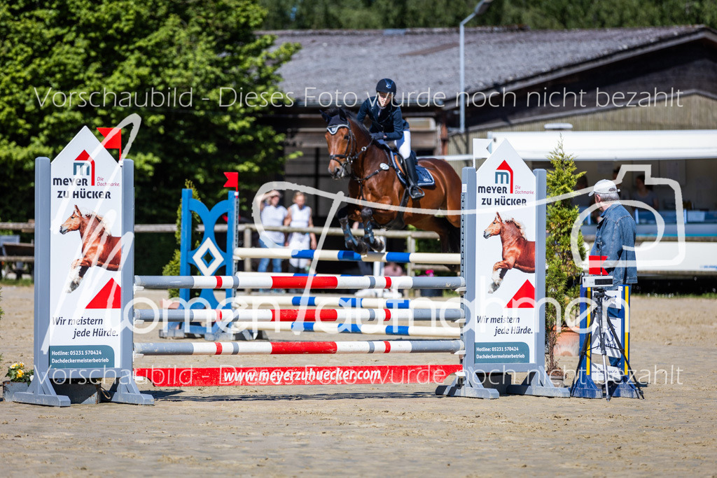 Donop24-A2Spr-111 | MomenTaufnahmen Pferdesportfotos