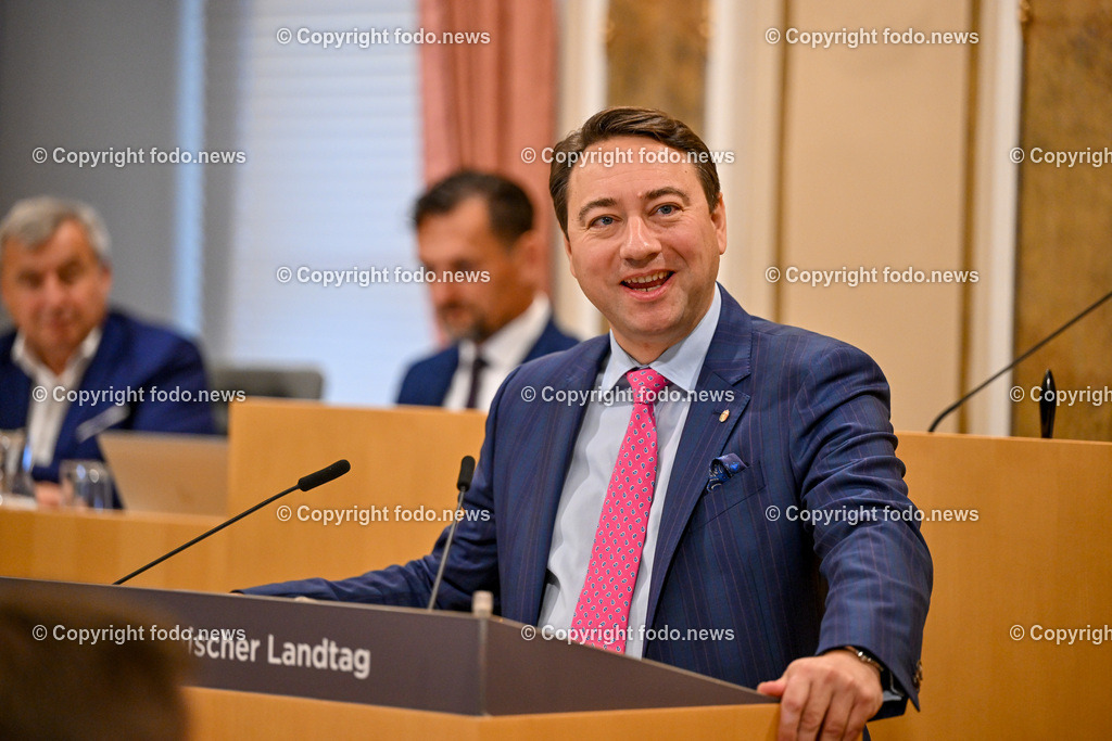 Landhaus Linz_ Promenade_ Landtagssitzung_ 24.10.2024-43 | 24.10.2024, Landhaus Linz AUT, Promenade, Landtagssitzung, im Bild LH-Stv. Manfred Haimbuchner (FP)
