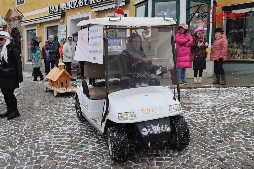 fasching2026-mariazell (50) | Mit meiner Kamera halte ich besondere Augenblicke, faszinierende Landschaften und interessante Details fest. Dabei entstehen ganz unterschiedliche Aufnahmen – von stimmungsvollen Landschaftsfotografien und beeindruckenden Drohnenaufnahmen über Pressefotos - Realisiert mit Pictrs.com