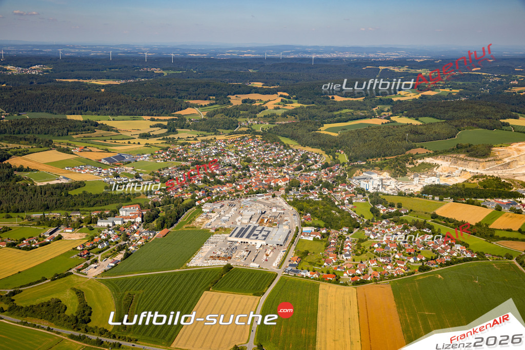 Das Luftbild zeigt :  Lauterhofen - Die Luftaufnahme wurde 2024 vom UL-Flugzeug aus erstellt ( keine Drohne ) - Hochauflösende Luftaufnahme - Für grossformatige Ausdrucke geeignet. Die Geschenkidee !Mit Lizenz und Bildrechte bestellbar