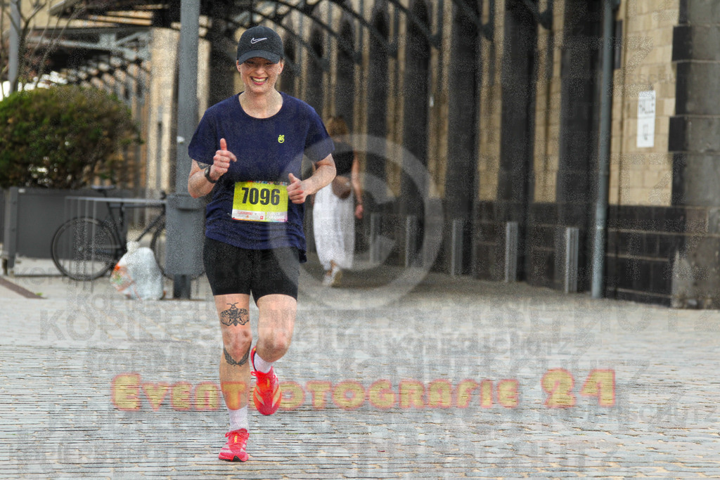 250920_1324_EV4_5422 | Sportfotografie im Rhein-Sieg Kreis, Köln, Bonn, NRW, Rheinland Pfalz, Hessen, etc. Unser Tätigkeitsfeld umfasst den Laufsport vom Volkslauf über den Marathon, Duathlon, Triathon bis zum Ultralauf wie Kölnpfad Ultra oder Schindertrail.