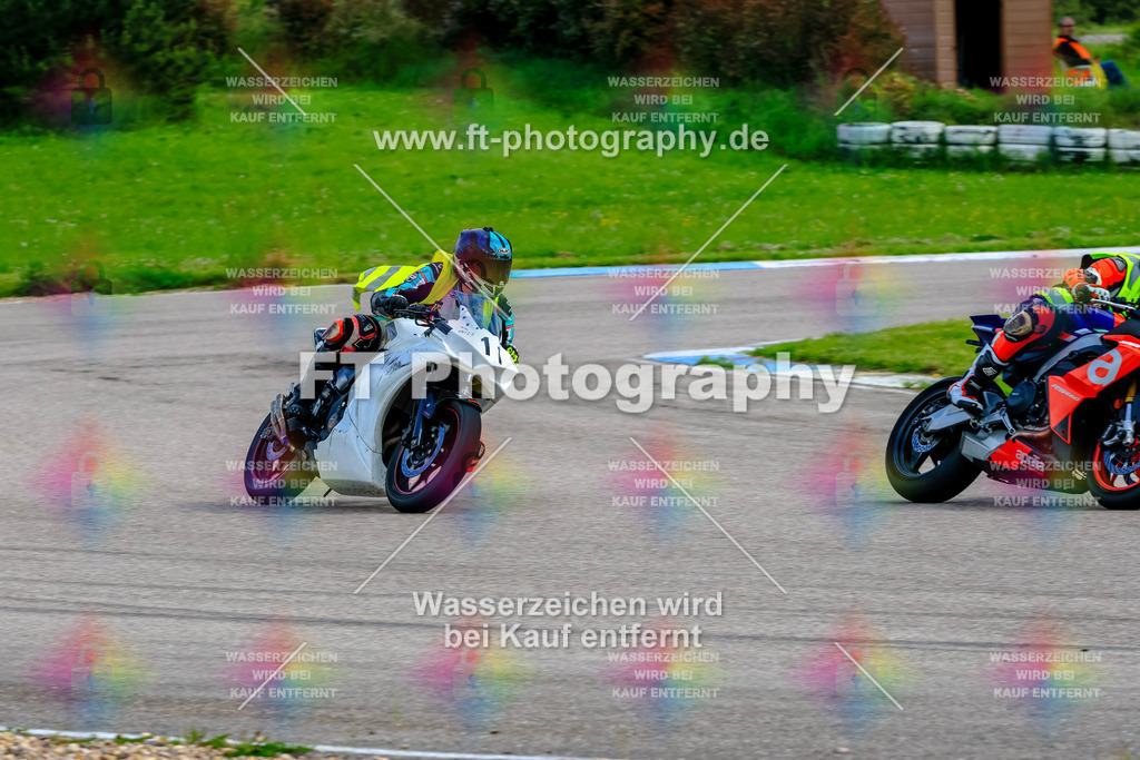 MotoTeam-9193 | Hier findet Ihr Bilder von Touristenfahrten auf der Nürburgring Nordschleife oder von anderen Veranstaltungen die ich besucht habe. Viel Spass beim Durch Schauen 