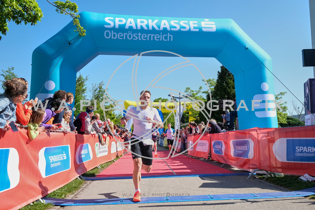 ..... | LINZ,AUSTRIA,27.April 24, Int. 3 Brückenlauf Linz  , Image shows: Photo: WAPICS / Michael ring