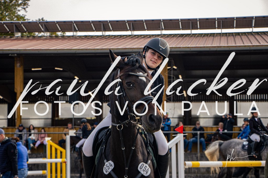 IMG_4507 | Erleben Sie dynamische Sport- und emotionale Tierfotografie in Süddeutschland mit Fotos von Paula. Spezialisiert auf Pferde- und Hundefotografie sowie Sportevents. Kontaktieren Sie mich für einzigartige und ausdrucksstarke Bilder Ihrer besonderen Momente. - Realisiert mit Pictrs.com
