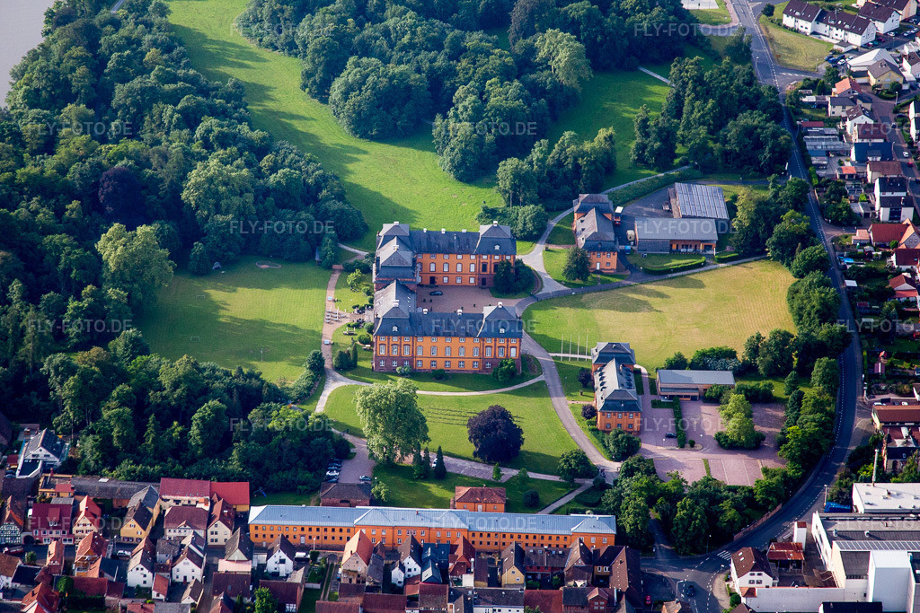 Luftbild: Schloß Kleinheubach am Main in Kleinheubach im Bundesland Bayern in Deutschland. Foto: IMG_089592.jpg vom 11.06.2016 durch Werner Riehm/FLY-FOTO.de