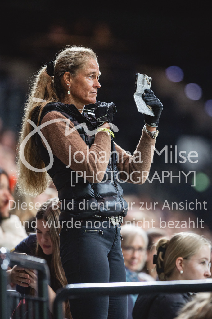 231028_Oldenburg_S1-Spr_Amateure-166 | Deine schönsten Turniermomente als professionelle Fotos! Entdecke hochwertige Pferdesport-Fotografie im Online-Shop. Jetzt Fotos finden & bestellen!