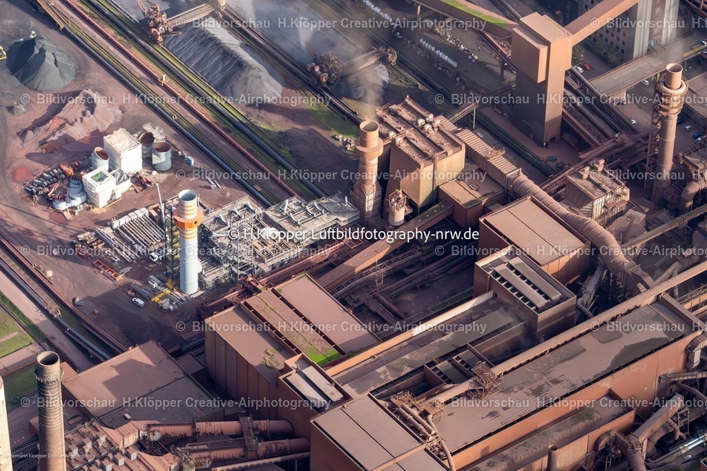 Luftbild Duisburg Thyssenkrupp-6697 | Technische Anlagen und TKSE Hochofenbetrieb im Industriegebiet der " thyssenkrupp Steel Europe AG " im Ortsteil Bruckhausen in Duisburg im Ruhrgebiet im Bundesland Nordrhein-Westfalen, Deutschland. - Realisiert mit Pictrs.com