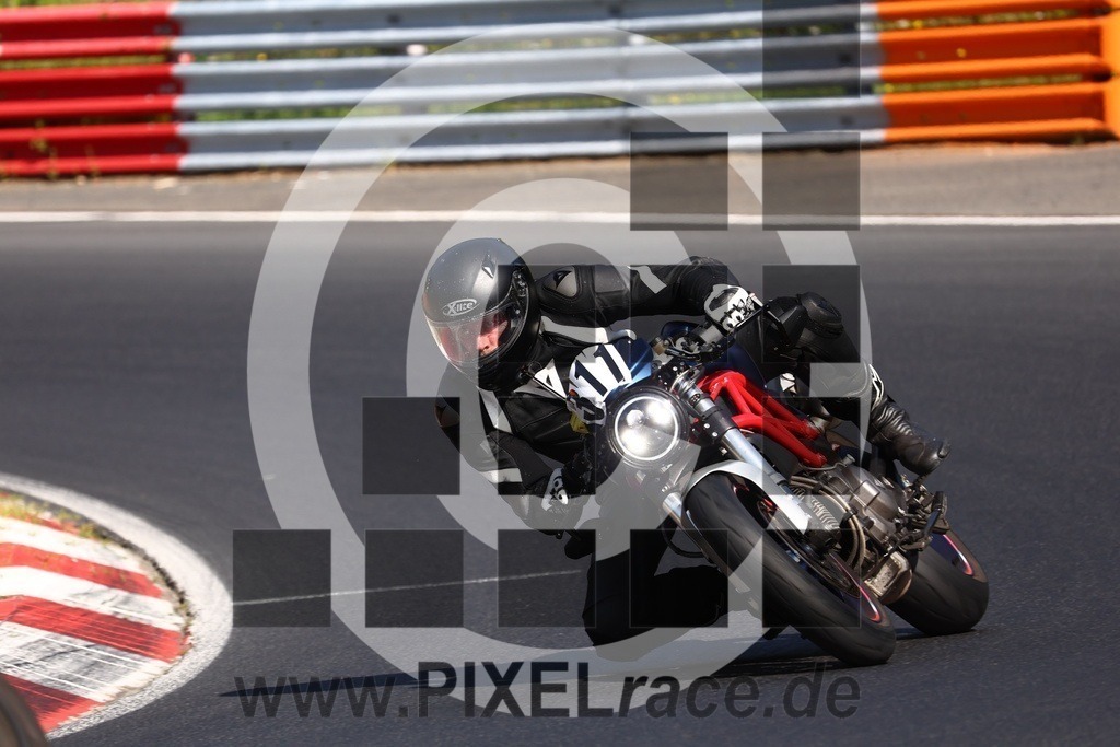 0311-20240730_03802 | Schöne Erinnerungen an spannende Momente - das festzuhalten ist unser Job. PIXELrace.de ist seit 2003 auf den Rennstrecken Europas unterwegs um die Action draußen beim Fahren und die wunderbare Stimmung imm Fahrerlager für euch einzufangen.