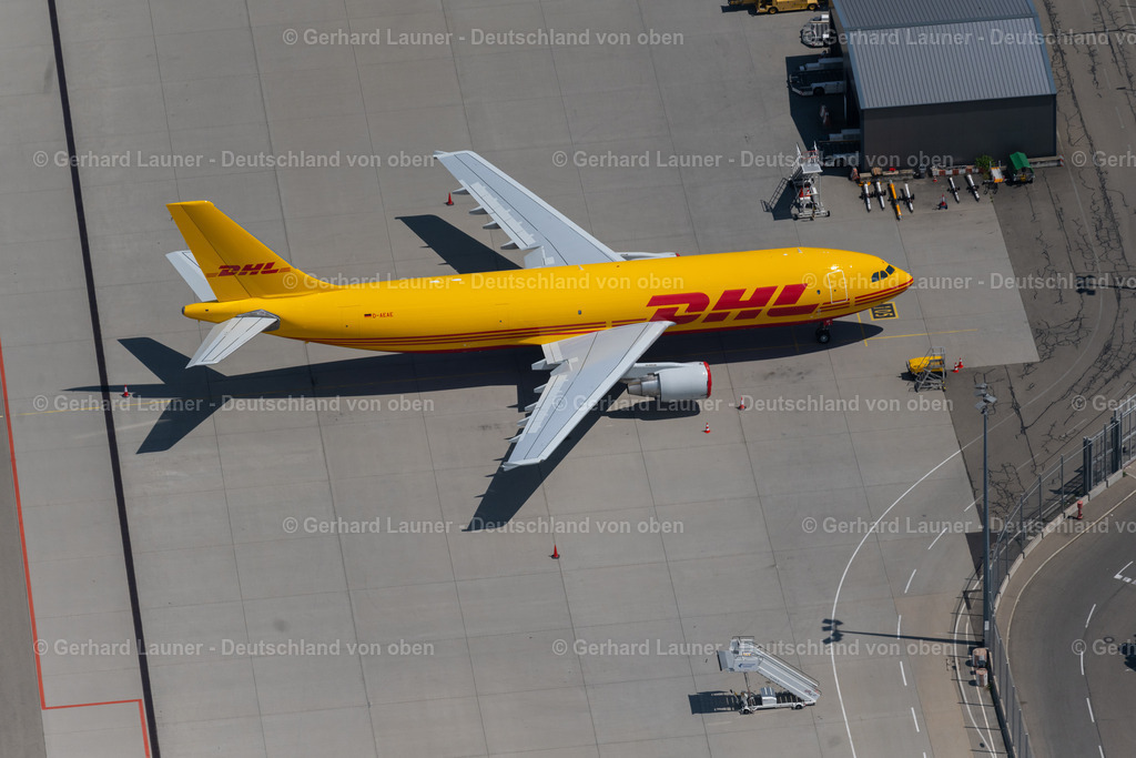 4046374 | LEINFELDEN-ECHTERDINGEN 19.07.2021 Frachtmaschine D-AEAE der DHL auf dem Flughafen Stuttgart in Leinfelden-Echterdingen im Bundesland Baden-Württemberg, Deutschland. Weiterführende Informationen bei: DHL Paket GmbH,  Deutsche Post DHL Group,  Flughafen Stuttgart GmbH. // Freight plane cargo machine - aircraft D-AEAE of the DHL rolling on the apron of the airport in Neuhausen auf den Fildern in the state Baden-Wuerttemberg, Germany. Further information at: DHL Paket GmbH,  Deutsche Post DHL Group,  Flughafen Stuttgart GmbH. Foto: Gerhard Launer