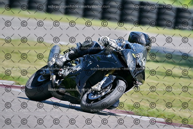 26BT01-1256 | 045 - Realisiert mit Pictrs.com