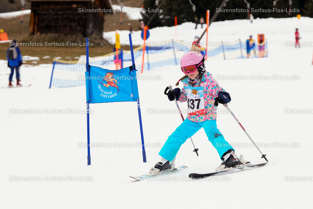 SRF_02.01.2026_0723 | Skirennfotos,Serfaus,Fiss,Ladis,Kinderskirennen,Winter,Tirol,Oberland,skirace,SFL,feelfree,weil wir's genießen,ski,Ski,skifahren,Sonnenplateau, - Realisiert mit Pictrs.com