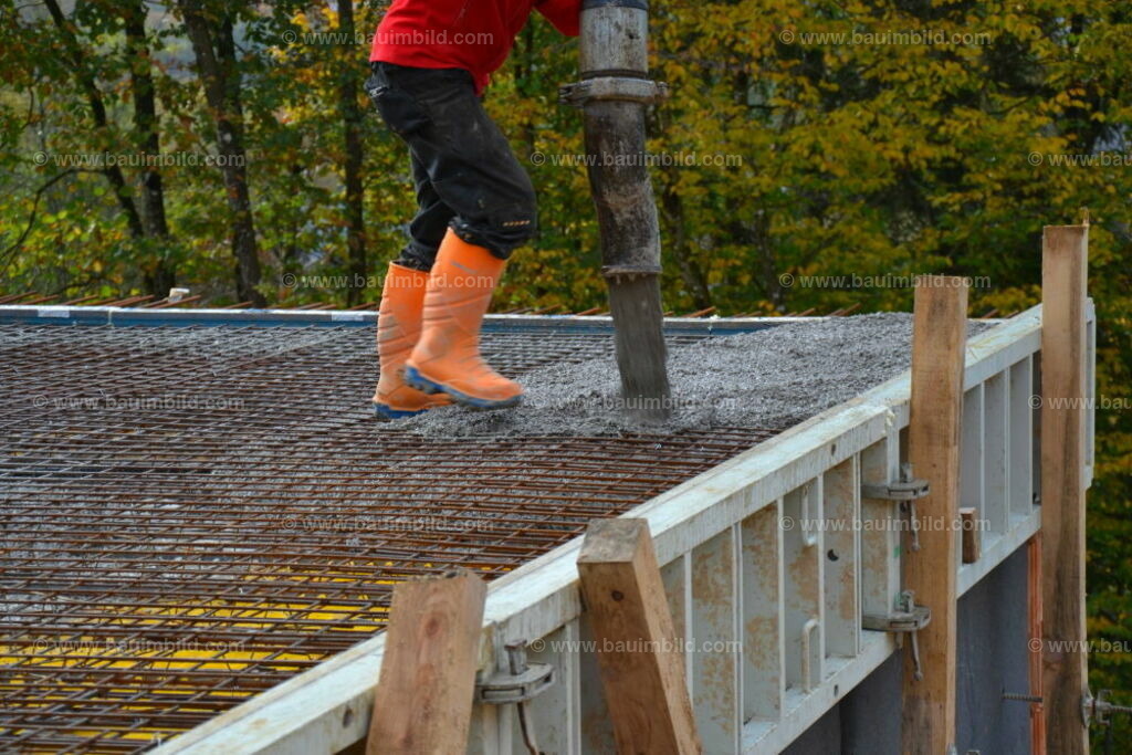 bib-lg04-betonarbeiten-0318 | Nach LV-Leistungsgruppen sortierte Detailfotos über den Bau eines Hauses. Alle Hausbau-Bilder direkt vom Urheber und Autor der Website Haus-Selber-Bauen.com