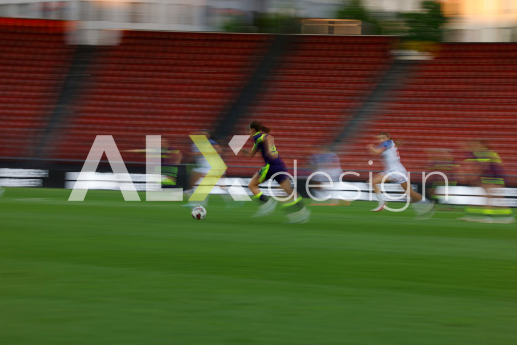 GC Zürich vs FC Zürich - AXA Women’s Super League Playoffs - Stadion Letzigrund | during the AXA Women’s Super League Playoffs quarter-final second leg between GC Zürich and FC Zürich at Stadion Letzigrund, Zurich, Switzerland. - Realisiert mit Pictrs.com