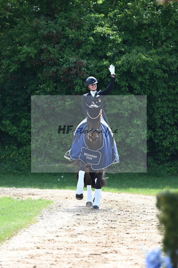 v Bredow-Werndl_TSF Dalera BB_12244590 | hf-fotografie - Realisiert mit Pictrs.com