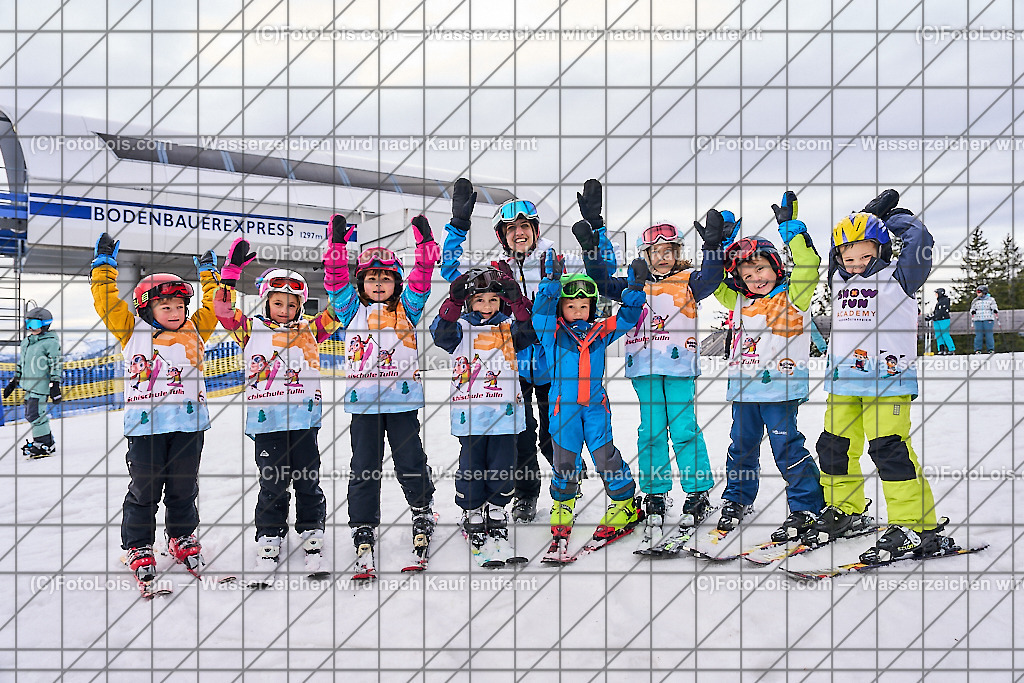 ALP5424_Schischule Haginger_Semesterkurs_Skigruppe EVA | (C)FotoLois.com, Alois Spandl. Schischule Haginger, Semesterkurs-Abschlusstag mit Rennlaufbewerb, Fr 9. Februar 2024.