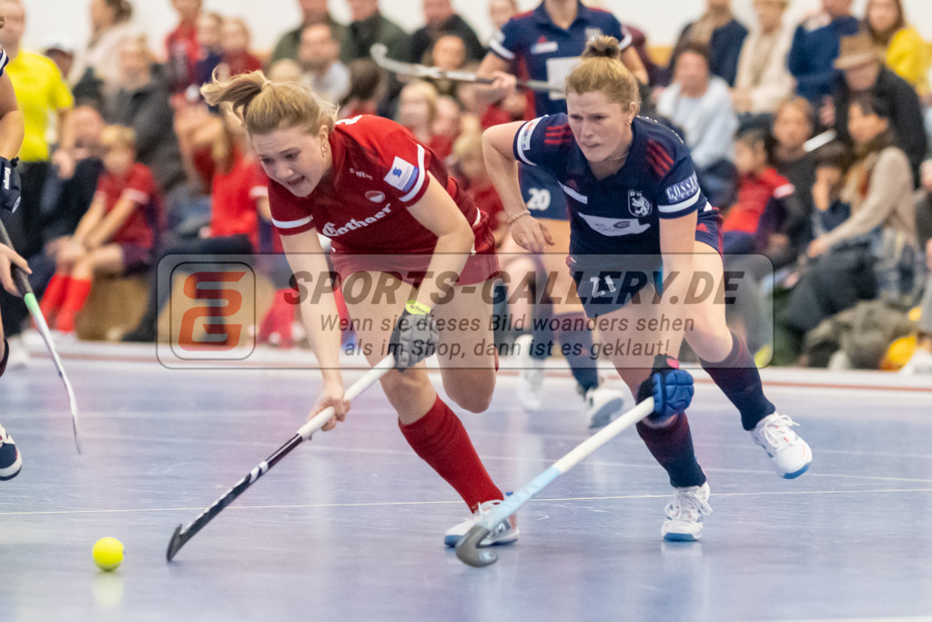 SFE_20221127_0118 | 1. Bundesliga Hockey Damen Düsseldorfer HC - Rot-Weiss Köln am 27.11.2022 in Düsseldorf (Düsseldorfer Hockeyclub 1905 e.V.), Photo: Stephan Fehrmann 2022 (Sports-Gallery),Camille Nobis ( Rot-Weiss Köln #17 )