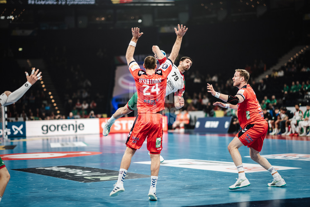 Handball | Herren | EHF EURO 2024 | European Championshop Men 2024 Final Tournament | Norwege vs. Portugal | 17.01.2023 | Martim Costa (#79, Portugal, POR) beim Wurf