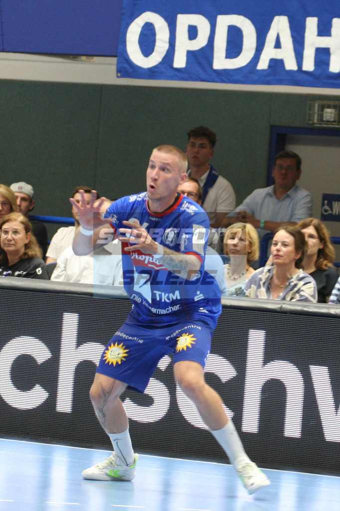 Bergischer HC - TSV Hannover-Burgdorf | Linus Arnesson -  © Sportfoto-Sale (MK) - Realisiert mit Pictrs.com