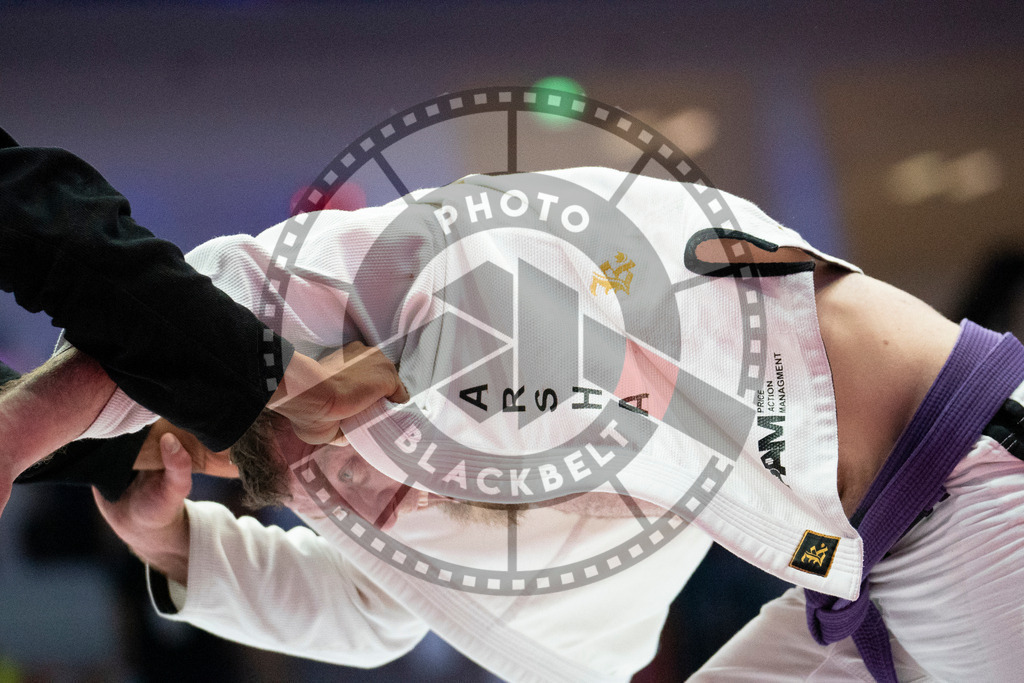 20231109PBB6807 | Fighters compete during the AJP World Professional Championship in the Mubadala Arena in Abu Dhabi, Arab United Emirates, on November 9, 2023.