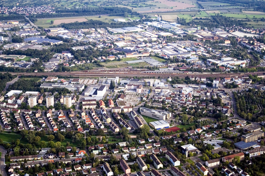 Luftbild: Industriegebiet Niederwaldstraße an der Bahn in Rastatt im Bundesland Baden-Württemberg in Deutschland. Foto: IMG_3858.jpg vom 10.09.2006 durch Werner Riehm/FLY-FOTO.de