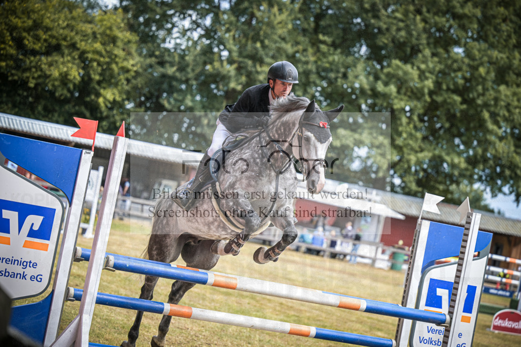 DOS_0003 | Entdecke hochwertige Reitturnierfotos von Foto Oger. Professionell, emotional und authentisch – jetzt Lieblingsmomente im Shop bestellen.Deutschlandweite Turnierfotografie. - Realisiert mit Pictrs.com