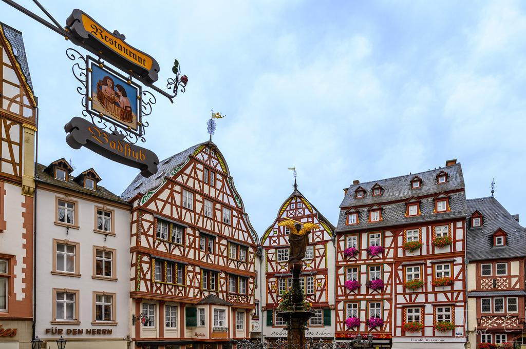 Bernkasteler Marktplatz | Online Foto-Shop von André Engelhardt, Filmemacher und Fotograf. Fine Art Prints, Kunstdrucke, Fotogeschenke, Souvenirs von Mosel, Rhein und mehr. 