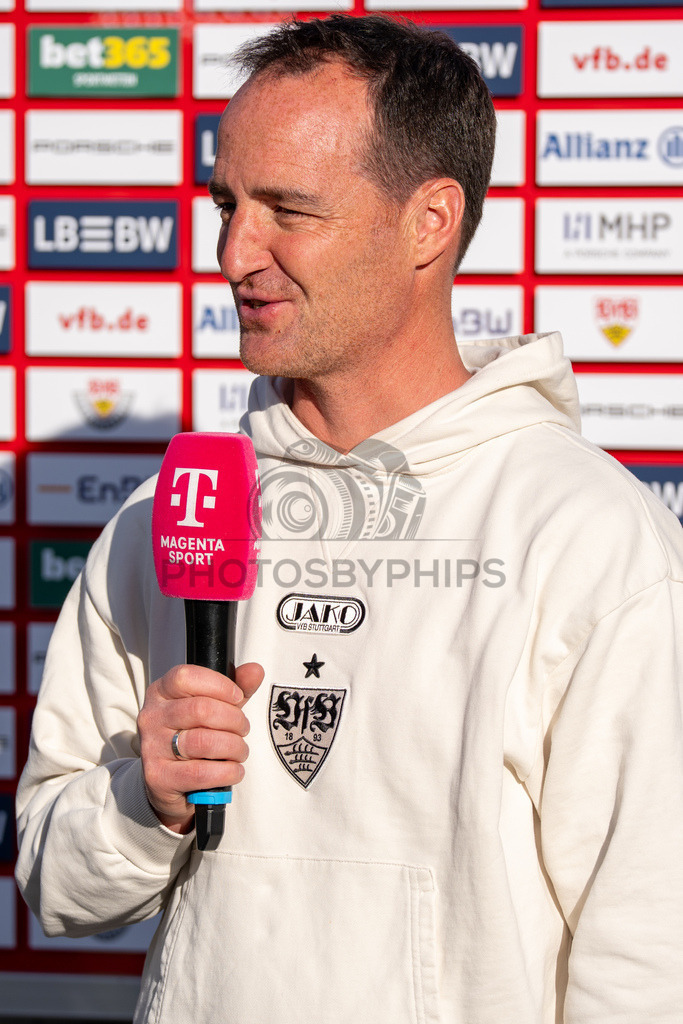 VfB Stuttgart II vs. SSV Ulm 1846 Fussball, Fussball, 3. Liga, 32. Spieltag, 08.04.2026 | Nico Willig (Trainer VfB Stuttgart II) vor der Partie im Interview,VfB Stuttgart II vs. SSV Ulm 1846 Fussball, Fussball, 3. Liga, 32. Spieltag, 08.04.2026DFB regulations prohibit any use of photographs as image sequences and/or quasi-video