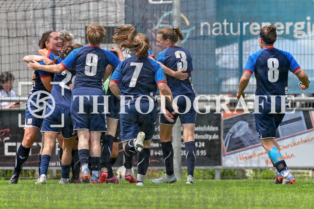 GER, FC Hauingen - SV Waldhaus, Frauen-Fussball, Rothaus Bezirkpokal, Finale, Saison 2024/2025, 29.05.2025 | Jubel nach dem TorGER, FC Hauingen - SV Waldhaus, Frauen-Fussball, Rothaus Bezirkpokal, Finale, Saison 2024/2025, 29.05.2025Foto: TH Fotografie/Thomas Hess
