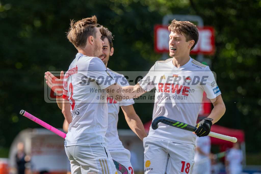 SFE_20230923_0043 | Hockey 1. Bundesliga Herren Rot-Weiss - Berliner HC am 23.09.2023 in Köln (KTHC Stadion Rot-Weiss Köln Tennis and Hockey Club), Photo: Stephan Fehrmann 2023 (Sports-Gallery),Maximilian Siegburg ( Rot-Weiss Köln #18 ) ,Mats Grambusch ( Rot-Weiss Köln #3 ) ,Elian Mazkour ( Rot-Weiss Köln #26 )