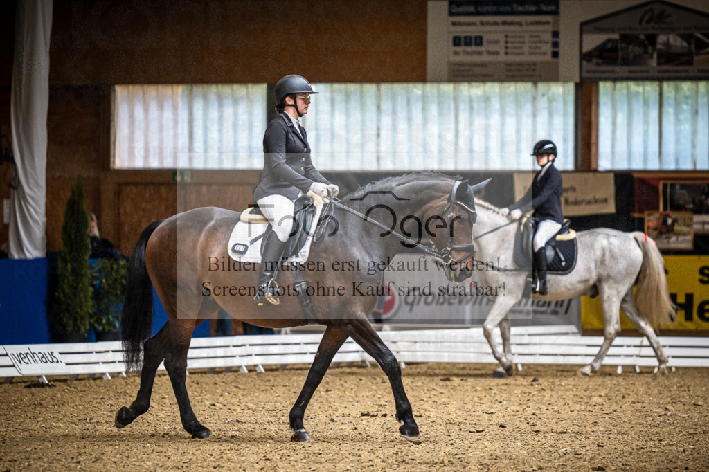 DOS_0579 | Entdecke hochwertige Reitturnierfotos von Foto Oger. Professionell, emotional und authentisch – jetzt Lieblingsmomente im Shop bestellen.Deutschlandweite Turnierfotografie. - Realisiert mit Pictrs.com