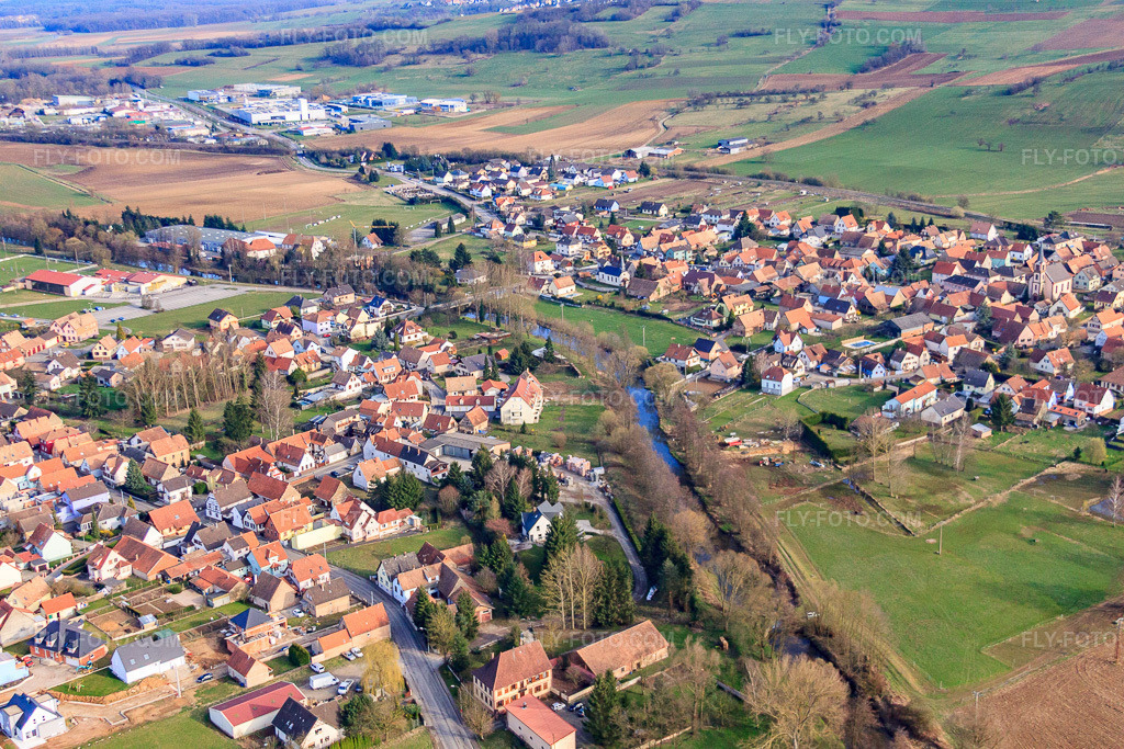 Aerial view: Course of the Modera eastward in Niedermodern in the state Bas-Rhin, France.Photo: IMG_38656.jpg taken on 03/20/2011 by Werner Riehm/FLY-FOTO.comResolution of the original: 4752 x 3168 px