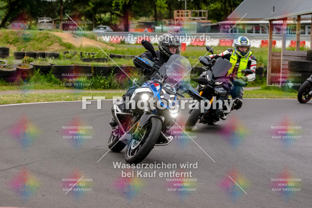 MotoTeamVBK-20167 | Hier findet Ihr Bilder von Touristenfahrten auf der Nürburgring Nordschleife oder von anderen Veranstaltungen die ich besucht habe. Viel Spass beim Durch Schauen 