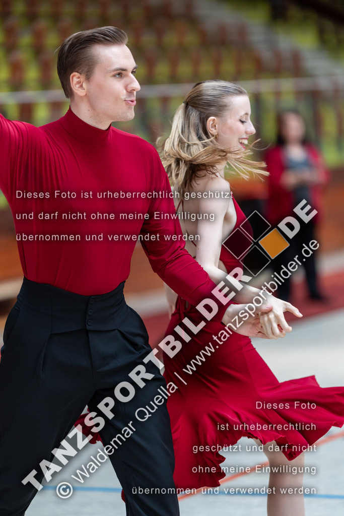 20240810-00440 | Hier finden Sie Tanz Bilder vom Latein und Standard Formationen tanzen. Sportbilder vom Tanzsport. Schöne Fotos und von Weltmeisterschaft, Europameisterschaft, Bundesliga, Regionalliga, Oberliga und Landesliga sowie von GOC Stuttgart, DanceComp, WM Bremen