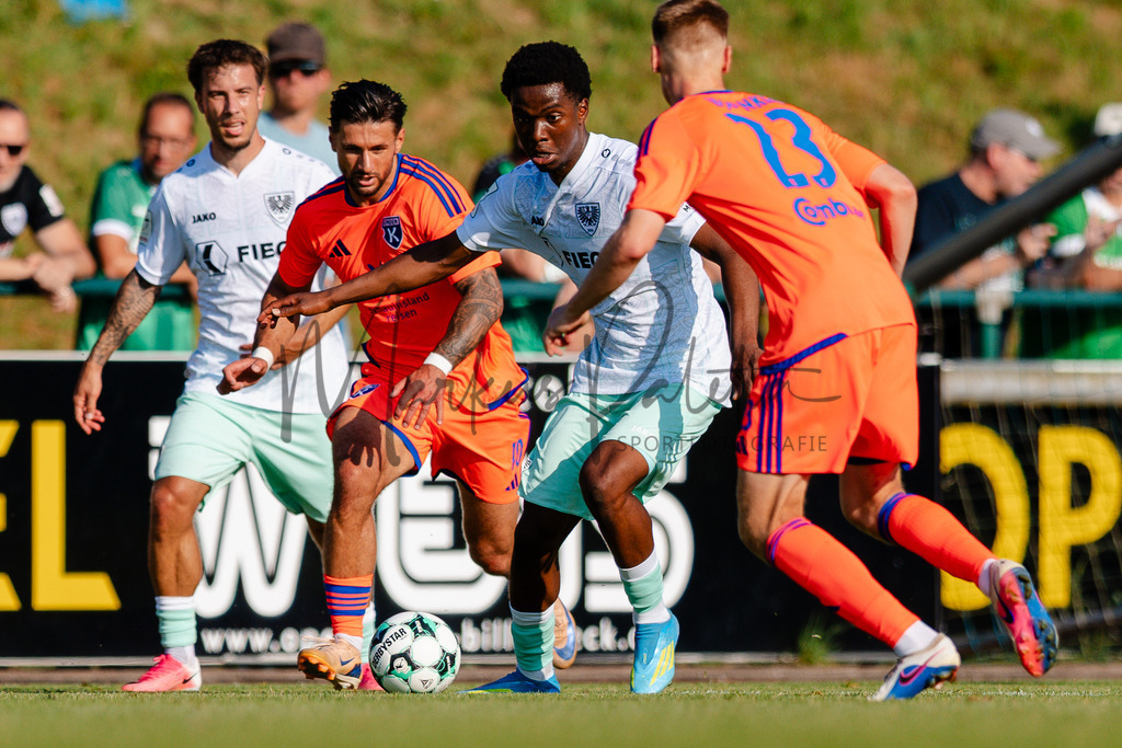 Testspiel, Saison 2026/27: SC Preußen Münster - Kickers Emden | Billerbeck, 10.07.2026: Testspiel, SC Preußen Münster gegen Kickers Emden auf der Anlage des DJK Billerbeck in Billerbeck. Foto: sportfotografie.ms | Markus Paletta - Realisiert mit Pictrs.com