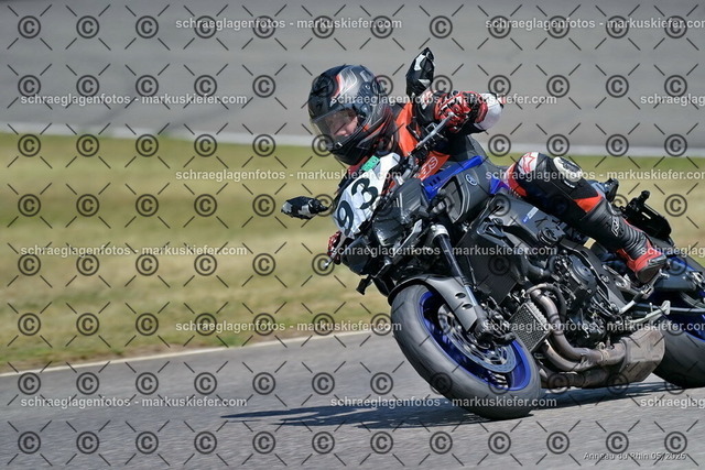 26BT02-1843 | markuskiefer.com - Realisiert mit Pictrs.com