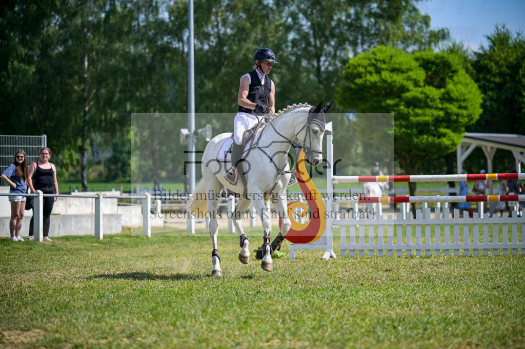 Reitturnier Voxtrup | Entdecke hochwertige Reitturnierfotos von Foto Oger. Professionell, emotional und authentisch – jetzt Lieblingsmomente im Shop bestellen.Deutschlandweite Turnierfotografie. - Realized with Pictrs.com