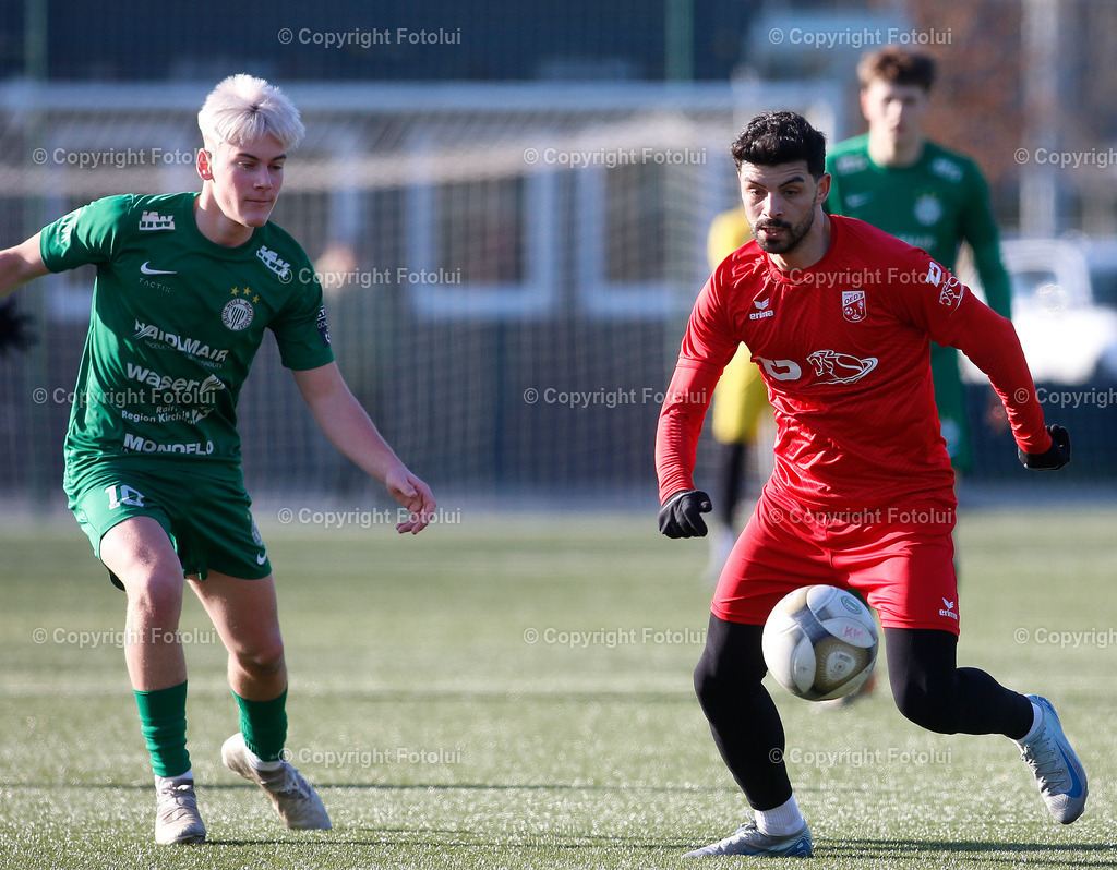 A_LUI_01022025_21 | SPORT FUSSBALL TESTSPIEL ASKOE OEDT -SV HAIDLMAIR GRUEN WEISS MICHELDORF 01.02.2025 IM BILD : BUENYAMIN KARATAS  (OEDT) UND  FELIX GERSTMAYER (MICHELDORF) FOTO:FOTOLUI