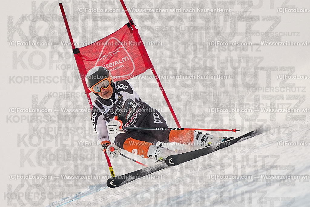 _ALP0785_MASTERS-WM_Reiteralm_A-GS_Niklas Dariusz | FISWORLD CHAMPIONSHIPSMASTERS ALPINE SKIING, 23. – 28. MÄRZ 2026 - REITERALM | STMK | AUT.   Veranstaltet vom Masters-Referat des Deutschen Skiverbandes (DSV). Durchführende Organisation: WSV Pichl-Reiteralm, unterstütutzt von den Bergbahnen REITERALM bei Schladming und SKI AUSTRIA.                            Disziplinen:  Super-G, GiantSlalom, Slalom.                                                 Kategorien:  A (Herrn 30-59 Jahre), B (Herrn ab 60 Jahre), C (Damen 30-59 Jahre), D (Damen ab 60 Jahre).                Rennstrecken:   Gasselhöhe und Muldenliftpiste auf der Reiteralm.