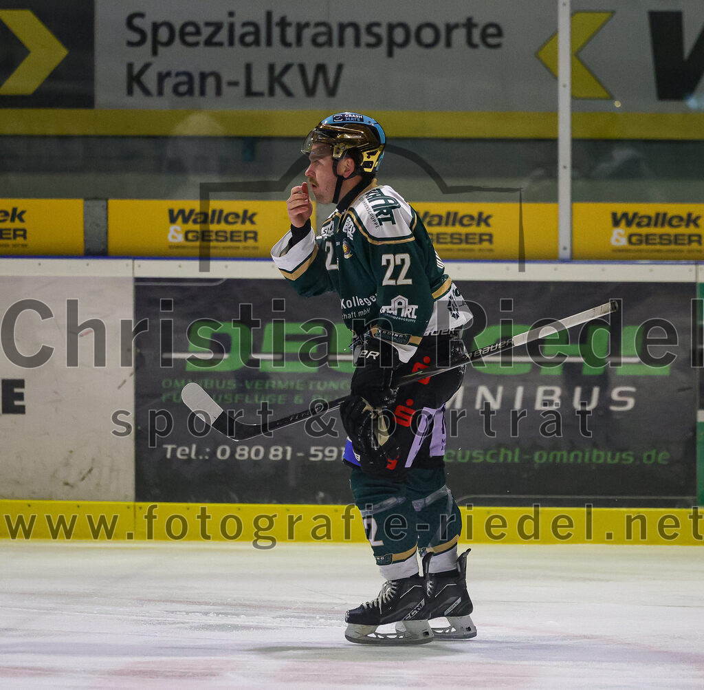2026-01-23_025_TSV_Erding_gegen_SC_Riessersee | Erding, Deutschland, 23.01.2026:Eishockey, Oberliga Süd 2025 / 2026, 40. Spieltag, TSV Erding gegen SC Riessersee, Endergebnis: 6:5 n.V.Grady Hobbs (Erding Gladiators, #22)Foto: Christian Riedel / fotografie-riedel.net