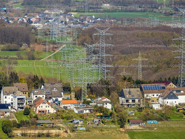 Herdecke220401724 | Luftbild, Strommasten mit Stromleitungen und Wohnhäuser der Straße Auf dem Schnee mit Blick nach Witten-Rüdinghausen, Witten, Stadtgrenze zu Herdecke, Ruhrgebiet, Nordrhein-Westfalen, Deutschland