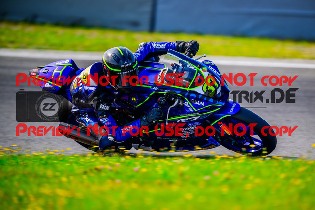 MaZZes_FotoMatrix_240831_6007705_7258 | R7