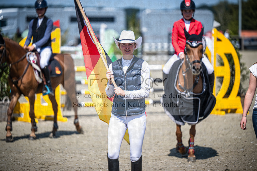 DOS_2777 | Entdecke hochwertige Reitturnierfotos von Foto Oger. Professionell, emotional und authentisch – jetzt Lieblingsmomente im Shop bestellen.Deutschlandweite Turnierfotografie. - Realisiert mit Pictrs.com
