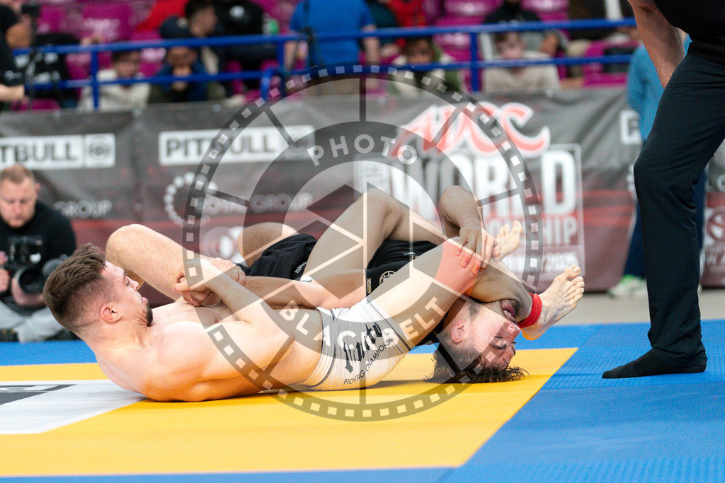 20250517PBB1829 | Athletes compete during the first day of the ADCC Amateur World Championship on May 15, 2025 in Warsaw, Poland. © Chiara Dazi / photoblackbelt