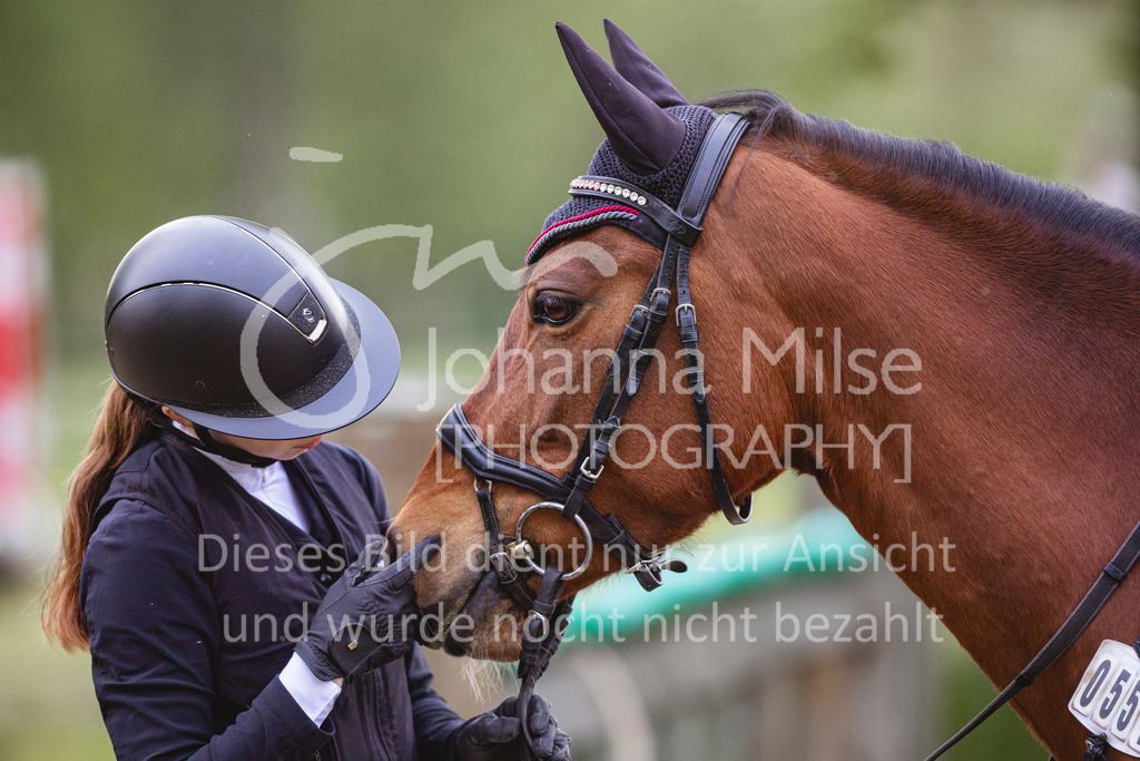 240426_Olfen-Vinnum_PonyTrophy-397 | Deine schönsten Turniermomente als professionelle Fotos! Entdecke hochwertige Pferdesport-Fotografie im Online-Shop. Jetzt Fotos finden & bestellen!