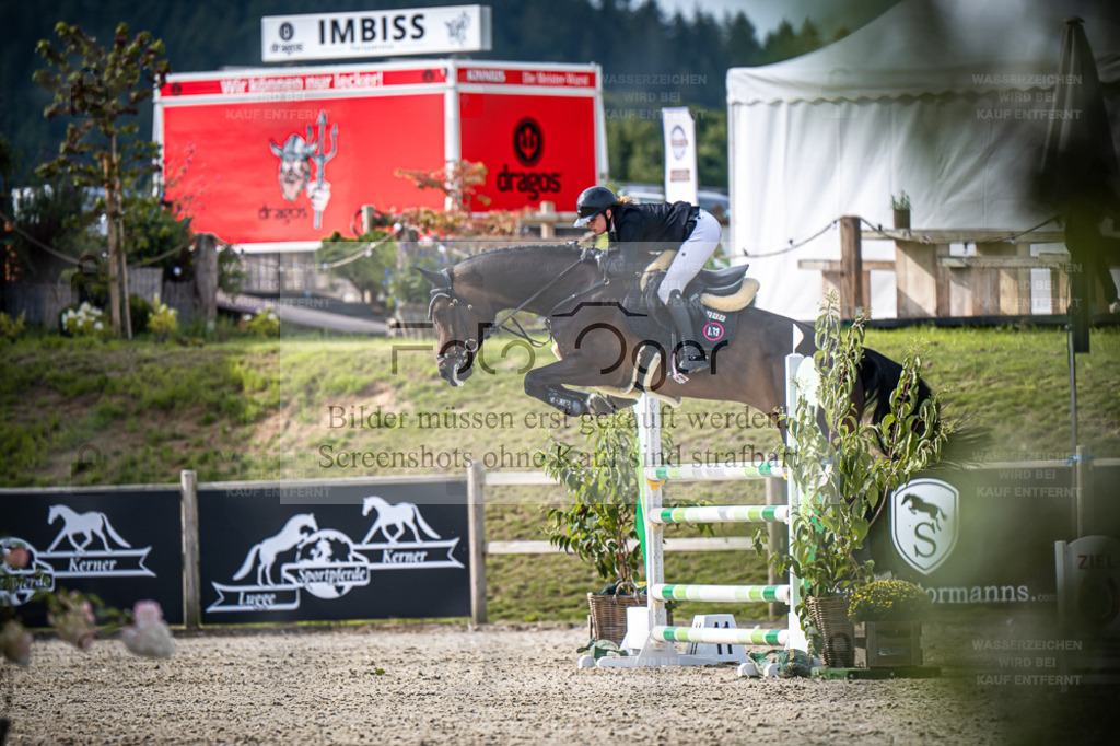 DOS_6796 | Entdecke hochwertige Reitturnierfotos von Foto Oger. Professionell, emotional und authentisch – jetzt Lieblingsmomente im Shop bestellen. - Realisiert mit Pictrs.com