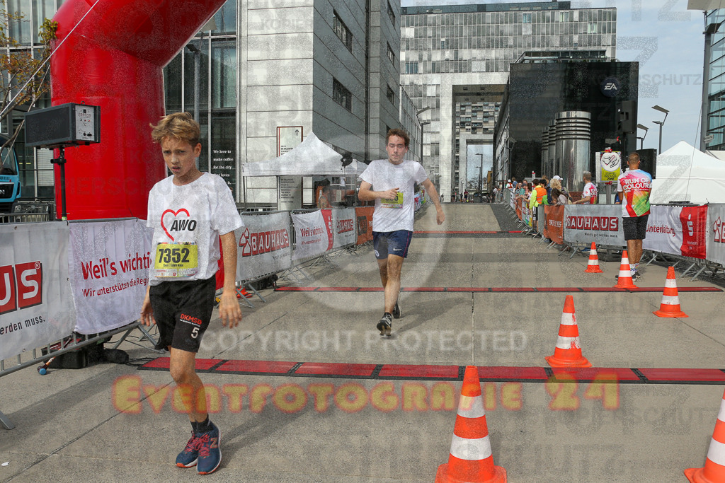 250920_1324_EX1_4414 | Sportfotografie im Rhein-Sieg Kreis, Köln, Bonn, NRW, Rheinland Pfalz, Hessen, etc. Unser Tätigkeitsfeld umfasst den Laufsport vom Volkslauf über den Marathon, Duathlon, Triathon bis zum Ultralauf wie Kölnpfad Ultra oder Schindertrail.