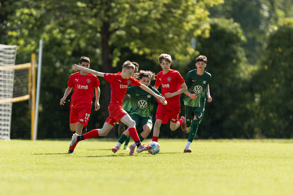 Fußball I Männer I 40. Pfingscup Hollage I 13210 | realhellocedii - Realisiert mit Pictrs.com