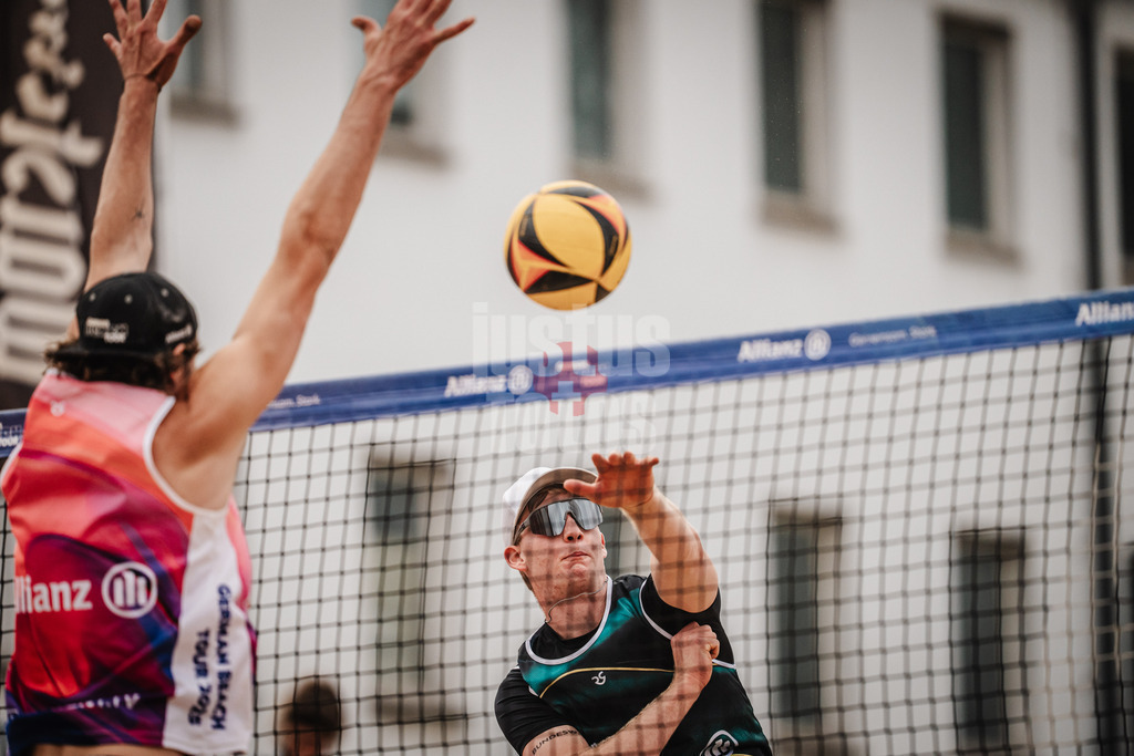 Beachvolleyball | Männer | Allianz German Beach Tour 2025 | Tourstop Berlin | 22.08.2025 | Philipp Huster beim Angriff