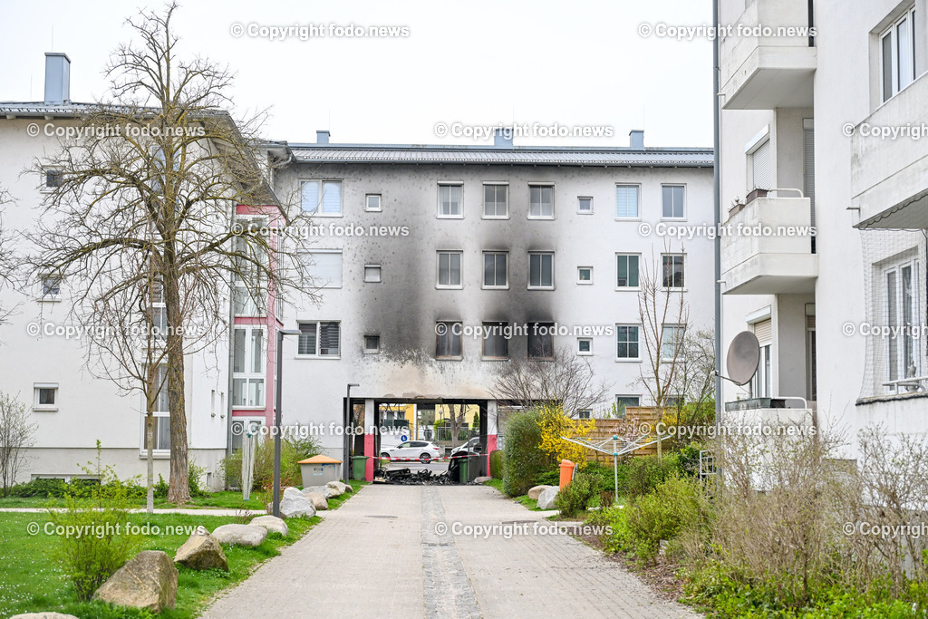 Linz Auwiesen_ Brandanschlag_ Feuerteufel_ 19.03.2024-8 | 19.03.2024, Linz, AUT, Auwiesen, im Bild Feuerteufel, Brandanschlag, Muellinsel, Wohnhaus, Mistkuebel, Muelleimer, Muellcontainer, Feuer