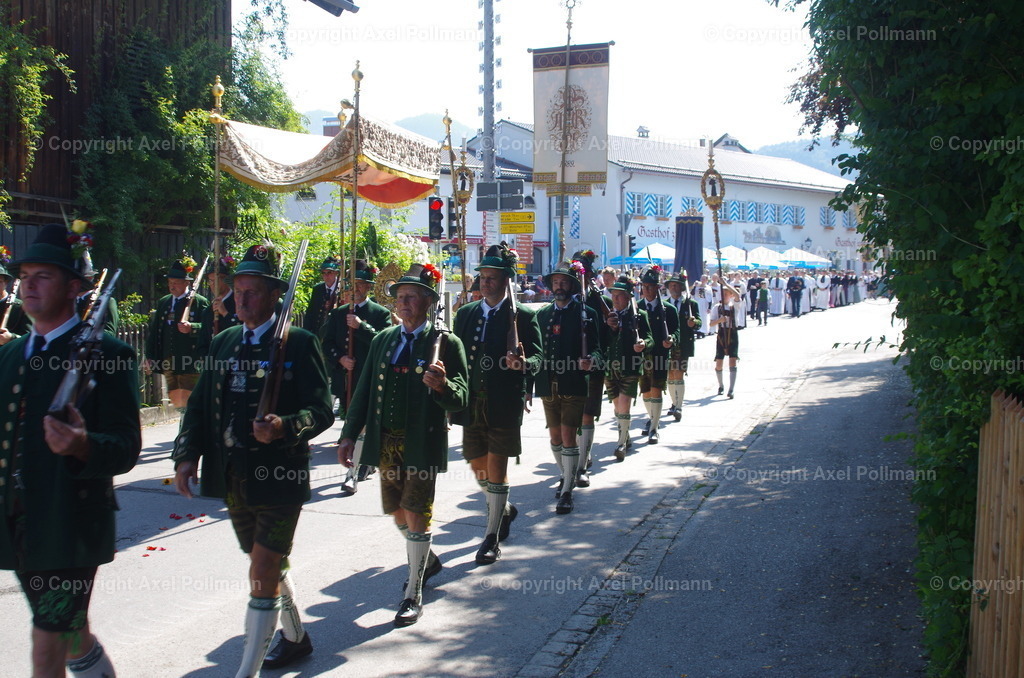 IMGP4185 | fotografiert von Axel PollmannLeonhardi Wallfahrt Benediktbeuern und Murnau, Fronleichnam, Fasching, Landschaft im Loisachtal und Benediktbeuern  - Realisiert mit Pictrs.com